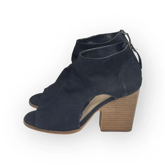 Vince Camuto 𖦹 Bevina Perforated Leather Cut Out Peep Toe Booties 𖦹 Black 8.5M - Picture 6 of 16